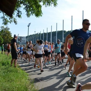 Am Freitag, den 19. Juni 2026, richtet der Verein Meddy's LWT zum 29. Mal den beliebten „Internationalen Lauf durch den Sportpark Koblenz“ aus. (Foto: Meddy's LWT)