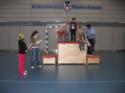 Die jüngsten Teilnehmer der Grundschule Mastershausen bei der Siegerehrung (Foto: Volker Bernd).