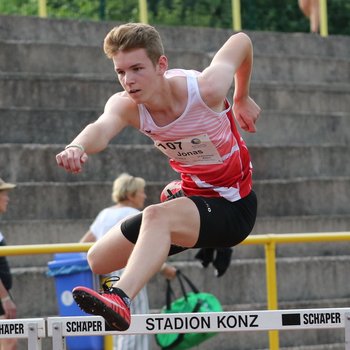 Jonas Schnitzius von der LG Bernkastel/Wittlich geht in Hannover über 80m Hürden an den Start (Foto: Holger Teusch).