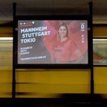 Ganz Deutschland wird die Erfolge aus Tokio auf den digitalen Werbeflächen von Ströer, z.B. an U- und S-Bahn-Haltestellen, miterleben können. Foto: Ströer