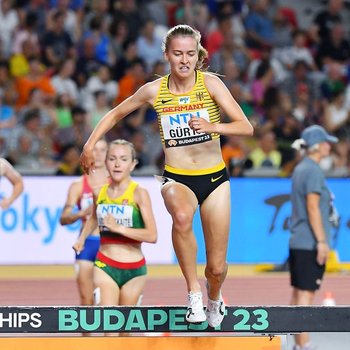 Olivia Gürth war sogar schneller als Gesa Krause unterwegs und erreichte in 9:15,28 Minuten fast ihre Bestzeit. Sie war lange in einer aussichtsreichen Position, lediglich am Ende fehlte ihr die Kraft. (Foto: Hensel).