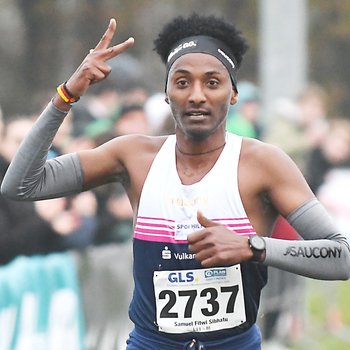 Samuel Fitwi vor Marathon-Debüt (Foto: Iris Hensel)