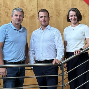 ilden vom 1. Oktober an den DLV-Vorstand: Volker Herrmann (Vorstandsvorsitzender, Mi.), Dr. Kristin Behrens (Vorständin Verbandsentwicklung) und Dr. Jörg Bügner (Vorstand Leistungssport).
