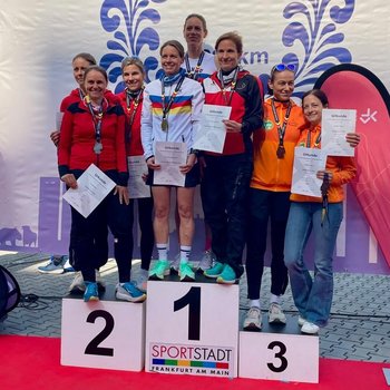 Der Lauftreff Schweich holte Silber mit der Mannschaft W35-W45: Michelle Trumm, Isabel Schönhofen und Simone Anell kamen zusammen auf eine Zeit von 4:23:52 Stunden (Foto: privat).