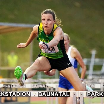 Jennifer Gartmann (LG Westerwald) wurde mit der Auszeichnung "Masters-Athletin des Jahres" geehrt (Foto: Wolfgang Birkenstock).