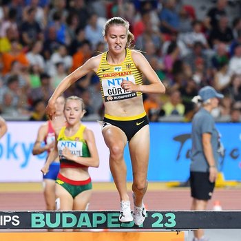 Olivia Gürth (Silvesterlauf Trier) auf dem Weg zur WM nach Tokio (Japan - Foto: Iris Hensel).