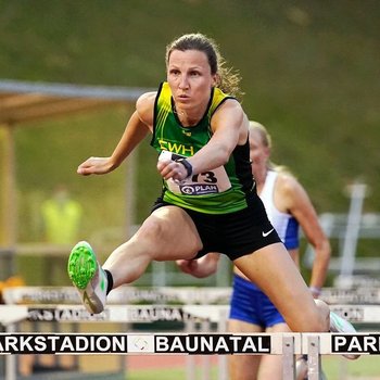 Jennifer Gartmann (W45; LG Westerwald) gewinnt fünf Medaillen bei der Senioren EM in Pescara, Italien (Foto: Wolfgang Birkenstock).