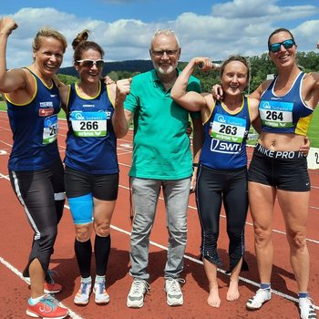 Das Staffel-Quartett vom Post-Sportverein Trier beendete die Deutschen Meisterschaften erneut mit einem Titel über 4x100 Meter in der W40 (Foto: privat).