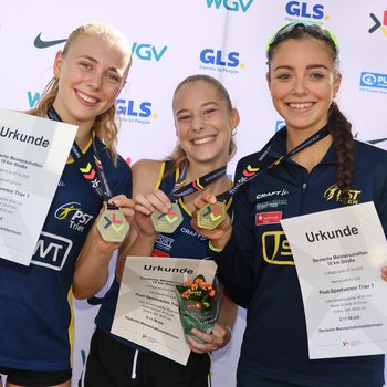 Gold für das U18 Team des PST: Julie Vandenbussche, Marlen Schmitt und Victoria Vieh (Foto: Holger Teusch).