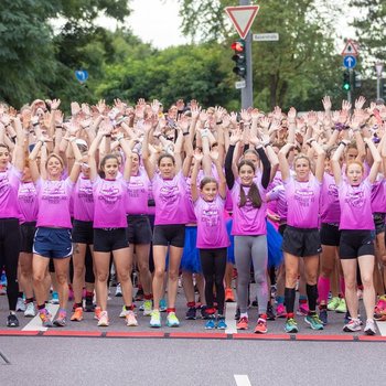 Vor allem richtet sich der Edith-Lücke-Frauenlauf an die Genießerinnen im Laufvolk, die mit allen Sinnen die unvergleichliche Kulisse der Römerstadt in sich aufsaugen möchten (Foto: Silvesterlaufverein e.V. Trier).