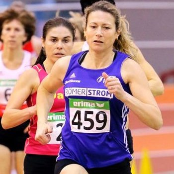 Karin Udelhoven (PST Trier) ist über 400 und 800 Meter in der W50 favorisiert (Foto: Birkenstock).